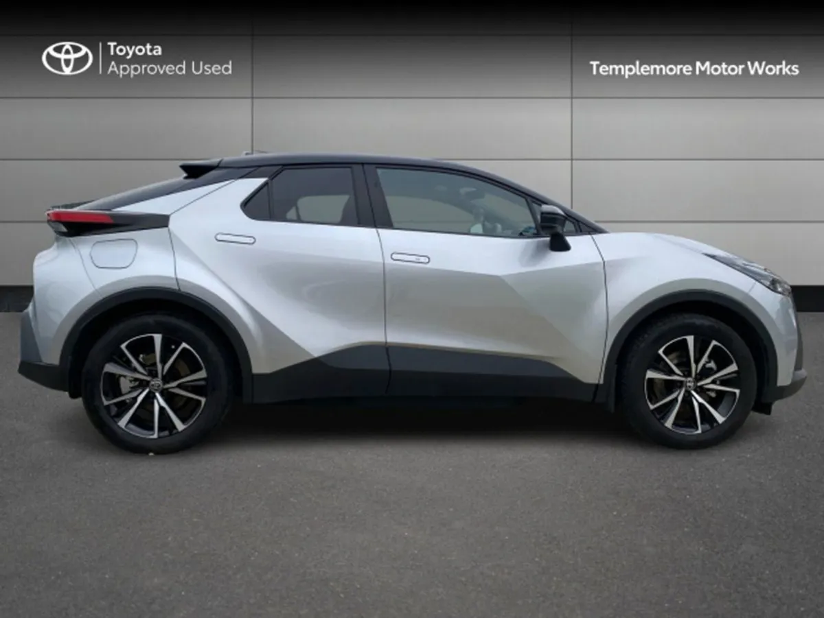 Toyota C-HR 2.0 Litre Petrol Plug-in Hybrid - Image 3