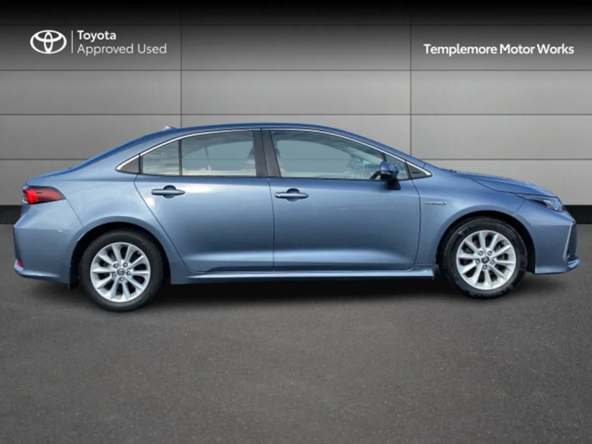 Toyota Corolla HYB Luna Saloon 4DR Auto - Image 3