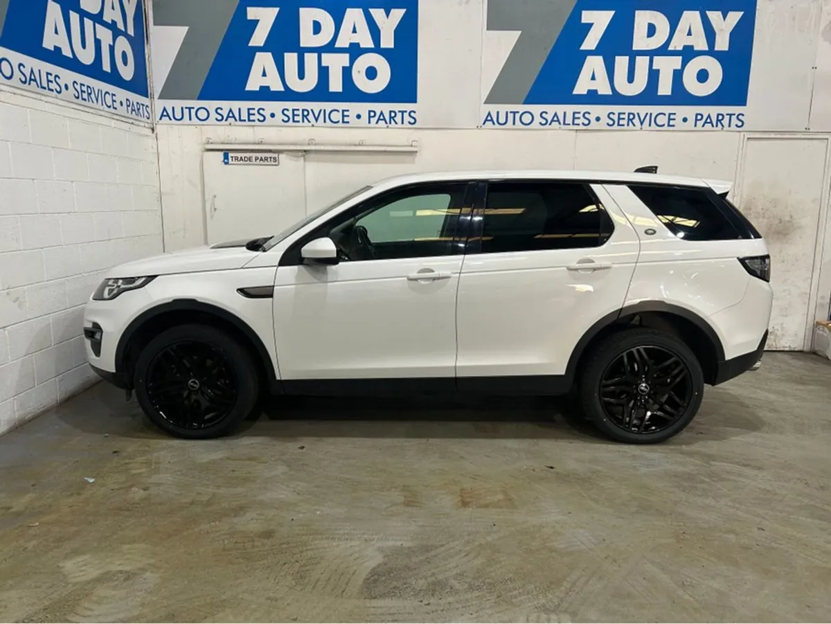 Land Rover Discovery Sport Sport 2.0 ED4 SE 5DR - Image 4