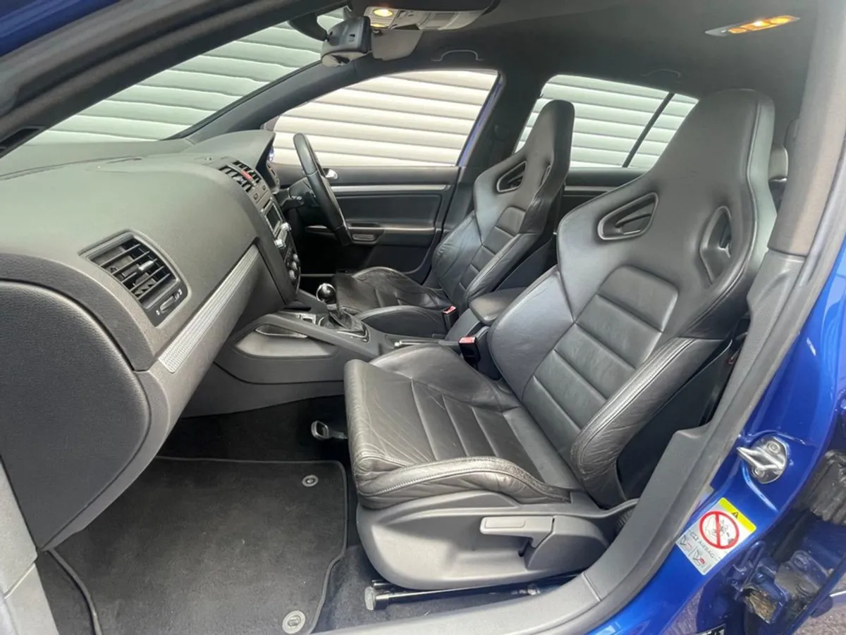 Volkswagen Golf R32 4WD DSG  waltons Garage Ranel - Image 4