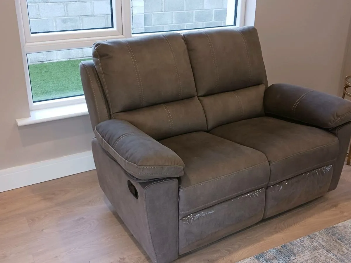 2 seater recliner - Image 1
