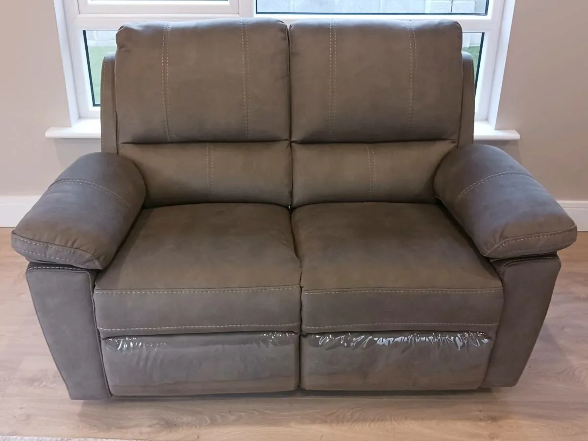 2 seater recliner - Image 4