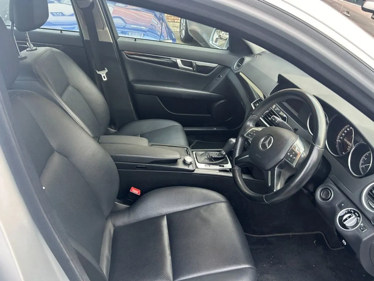 Mercedes-Benz C-Class Automatic///tiny Klms With - Image 4