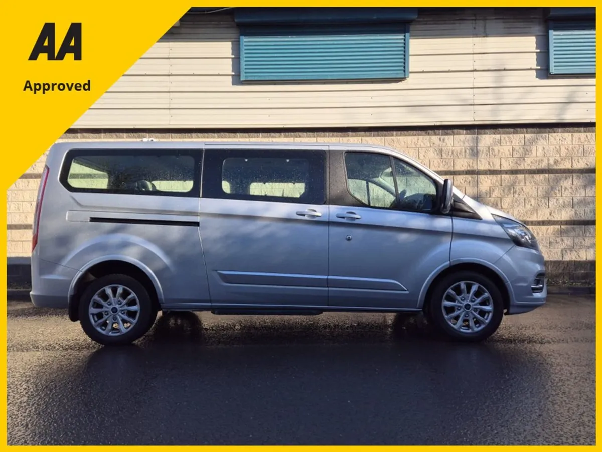 Ford Tourneo Custom / 2023 / 2L Diesel / Manual - Image 4