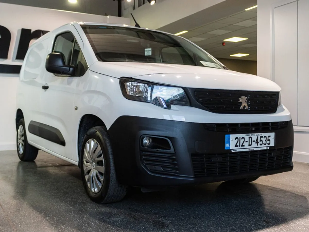 Peugeot Partner Professional Plus 1.5 Blue HDI - Image 1