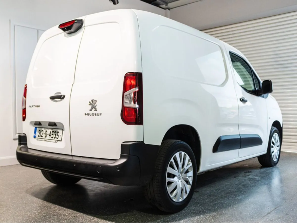 Peugeot Partner Professional Plus 1.5 Blue HDI - Image 4
