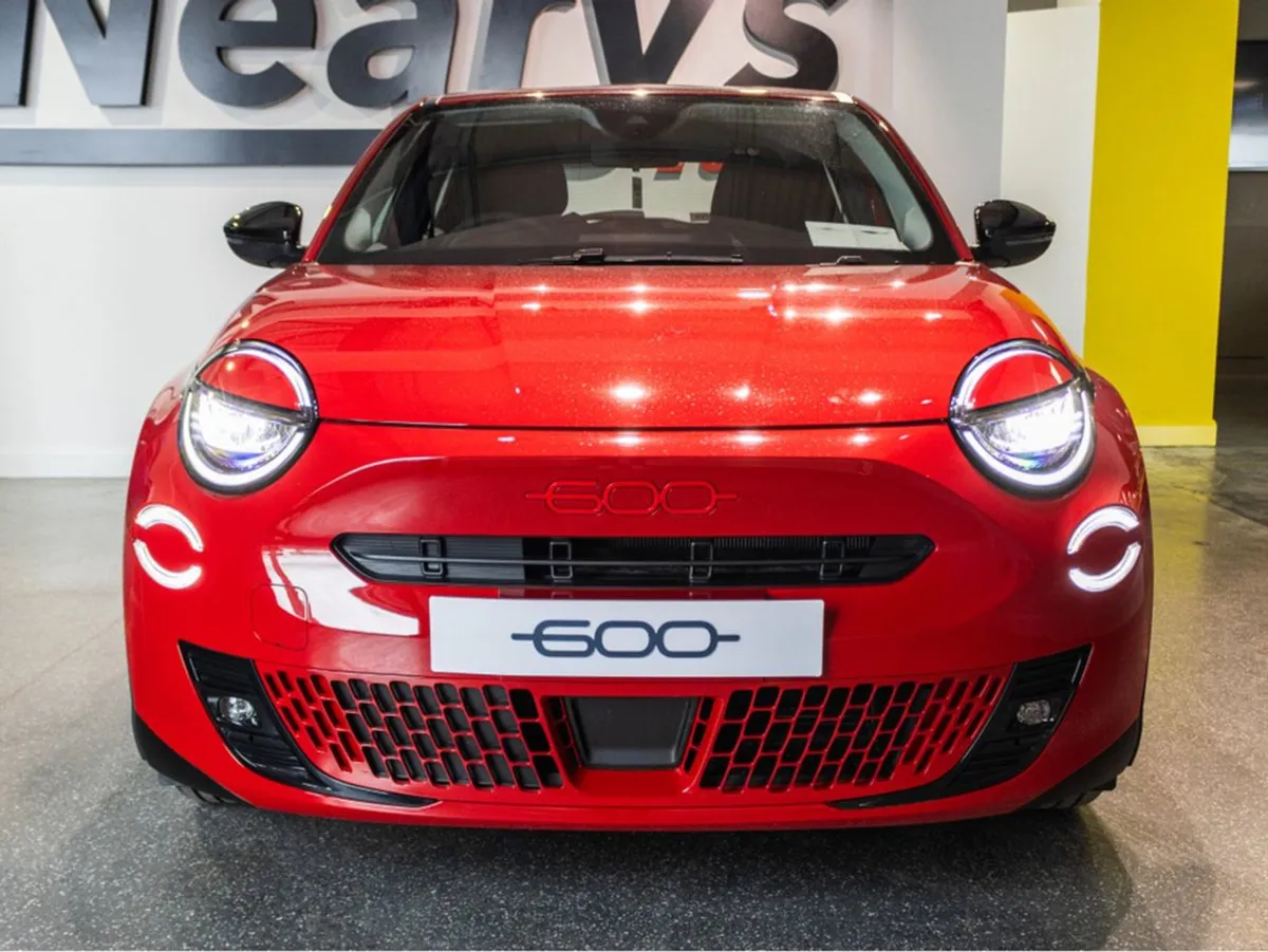 Fiat 600 600e Red 54kwh - Image 2