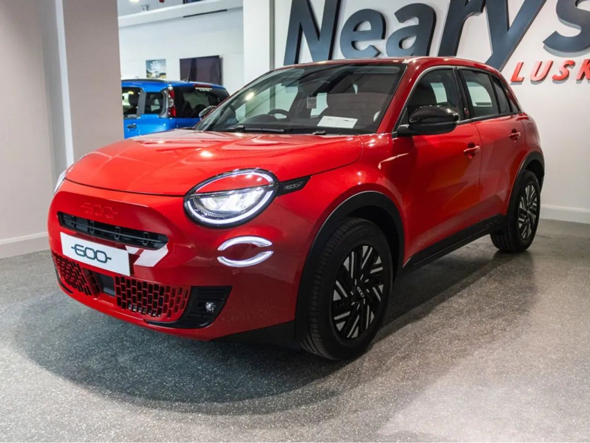 Fiat 600 600e Red 54kwh - Image 3