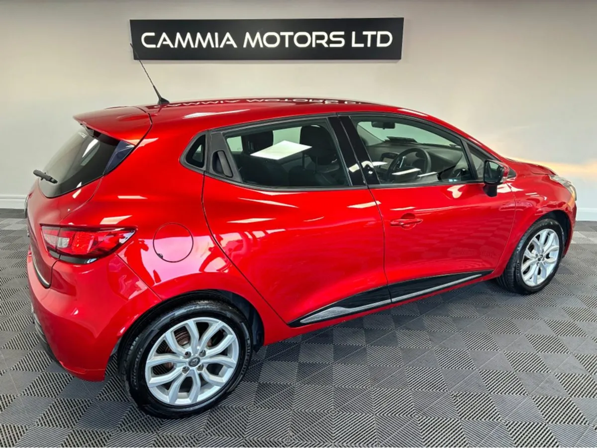 Renault Clio Renault Clio IV Dynamique NAV TCE 90 - Image 4