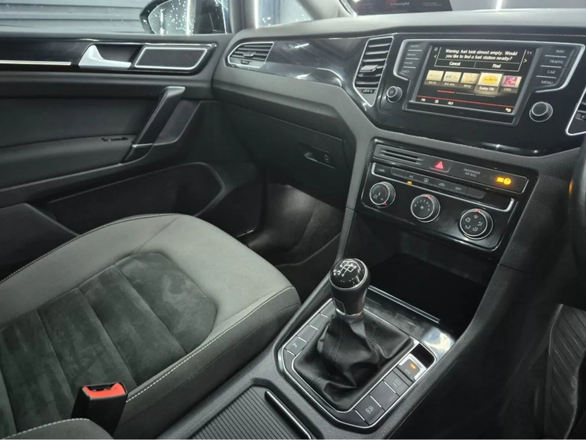 Volkswagen Golf Plus SV Highline 1.6 TDI Manual 6 - Image 2