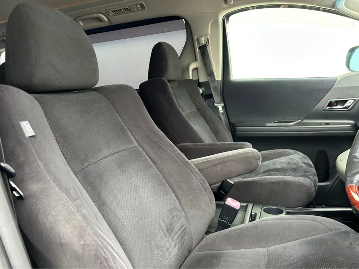 Toyota Vellfire Absolute Luxury - Image 3