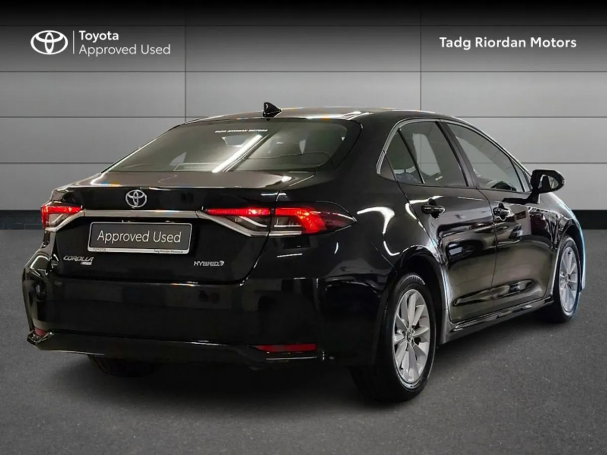 Toyota Corolla Hybrid Luna - Image 2