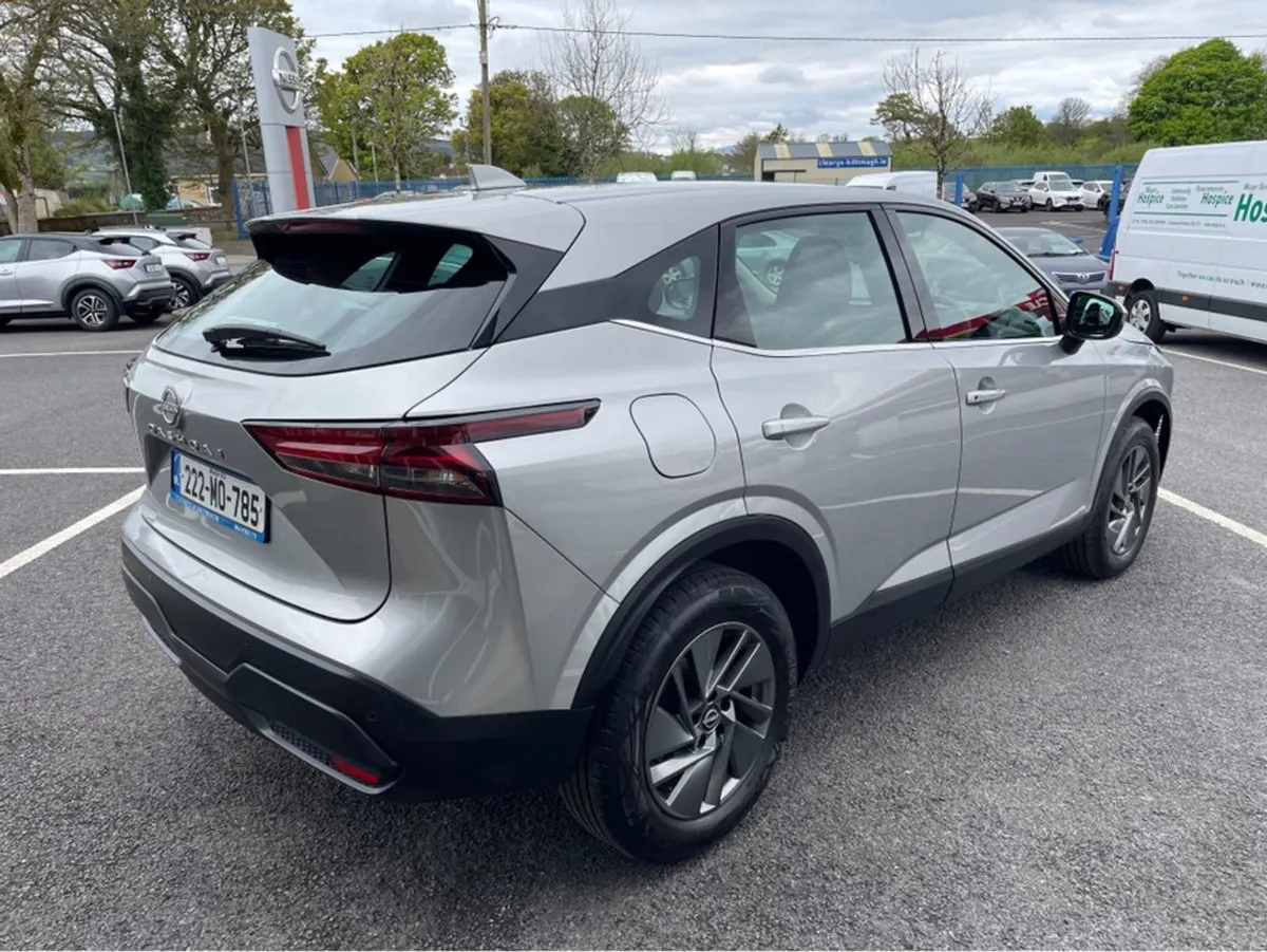 Nissan QASHQAI QQ 1.3 HYB SV CVT MY2 Auto - Image 4