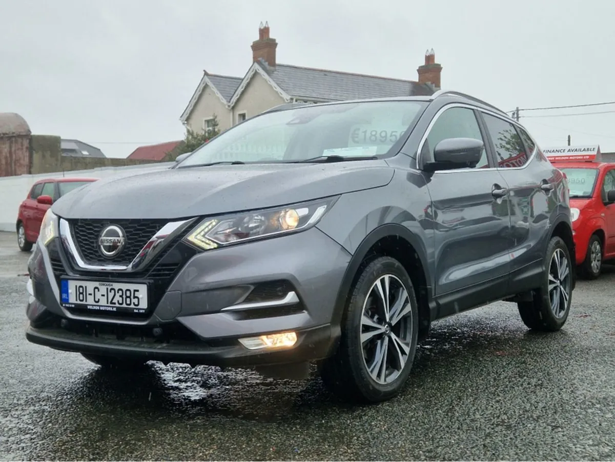Nissan QASHQAI 1.5 DSL SV Premium SS Part LEA 4DR - Image 1