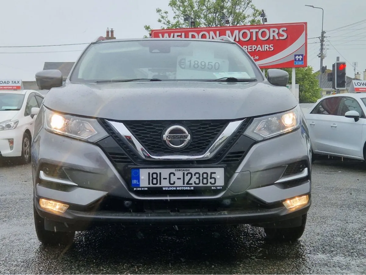 Nissan QASHQAI 1.5 DSL SV Premium SS Part LEA 4DR - Image 2