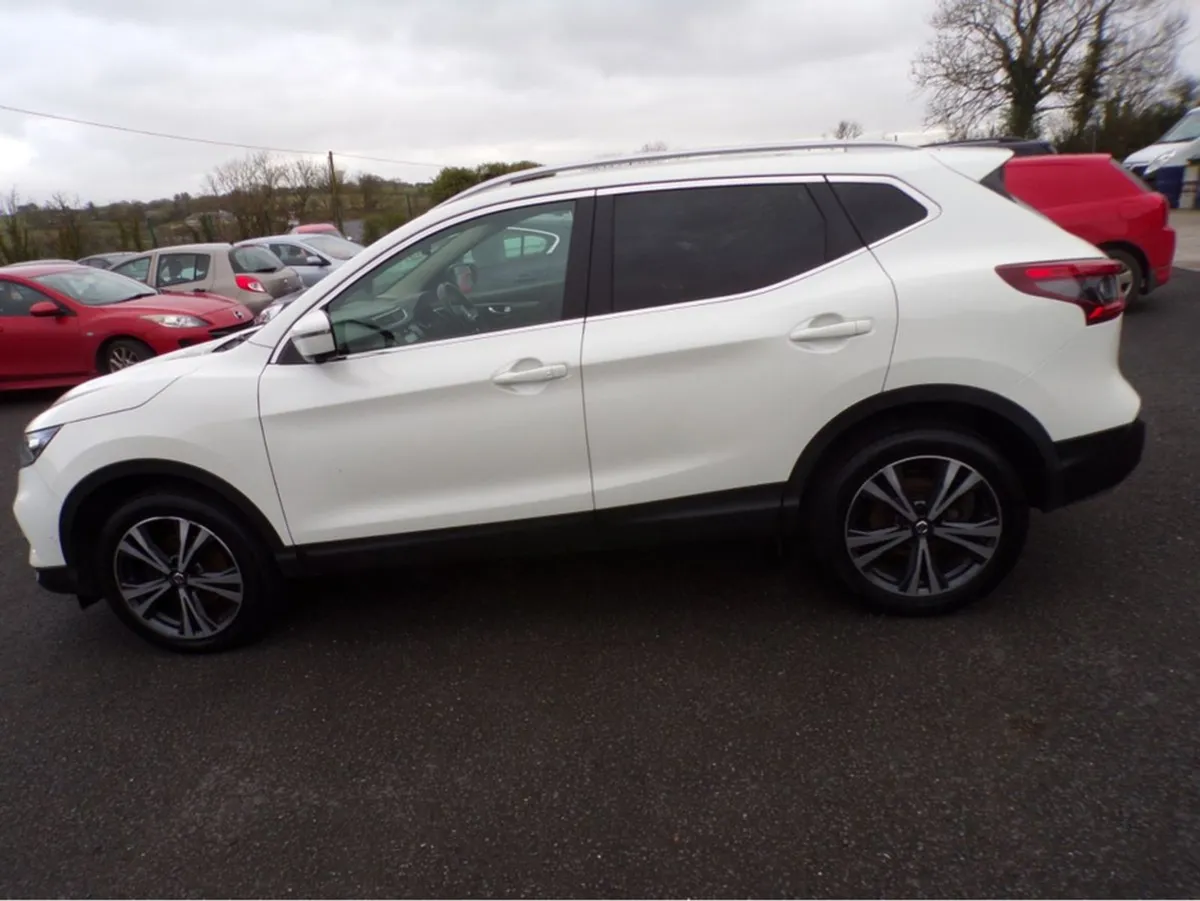 Nissan QASHQAI 1.5 DCI N-connecta 115 115PS 5DR - Image 4