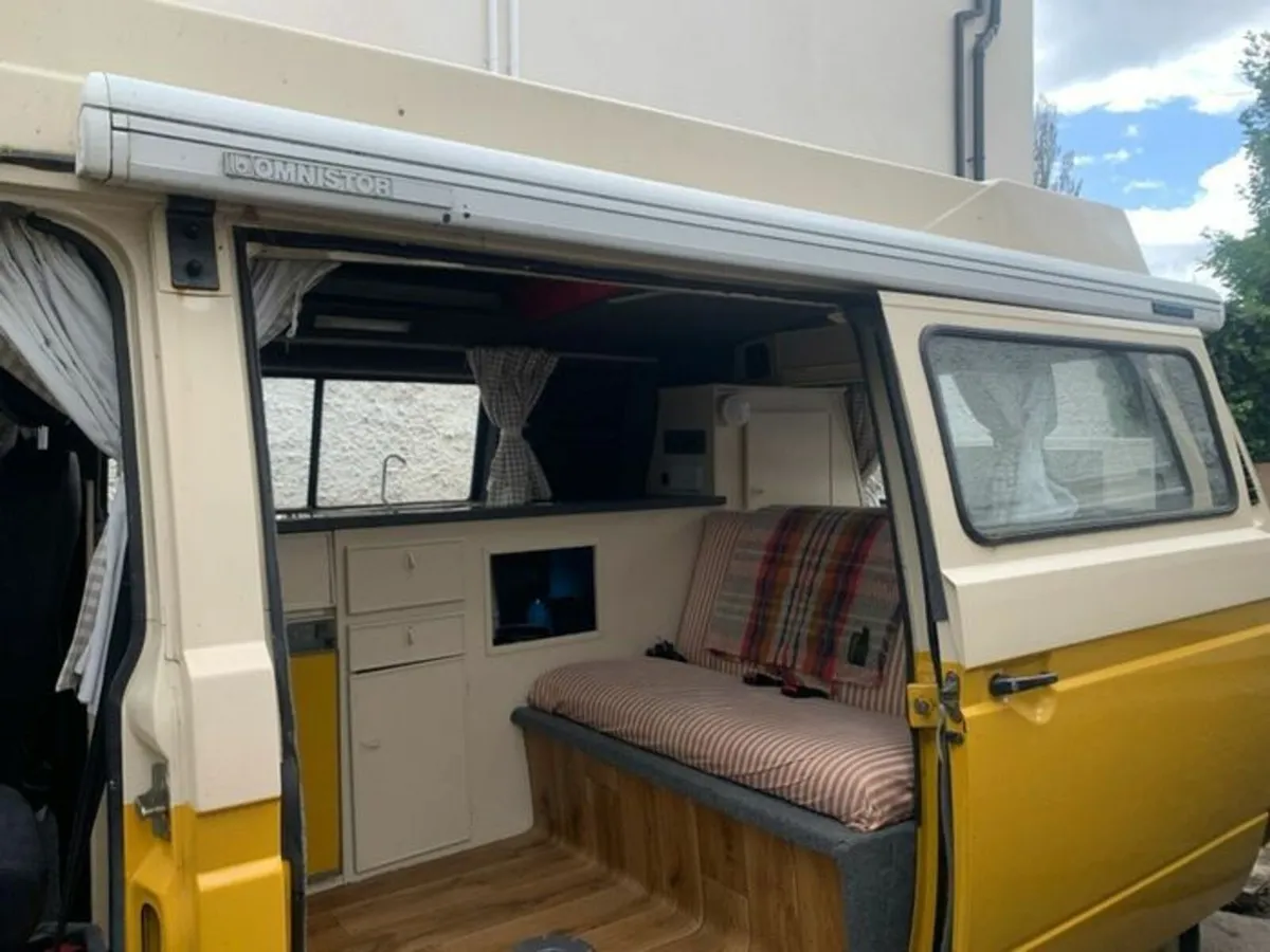 VW T25 Vintage Campervan - Image 2