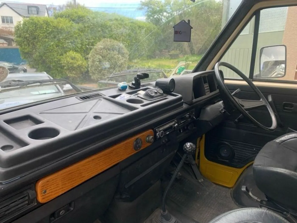 VW T25 Vintage Campervan - Image 4