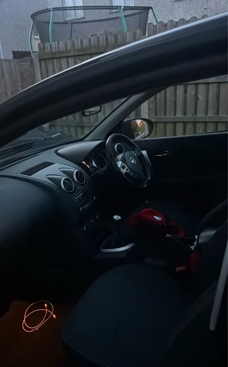 Car - Image 2