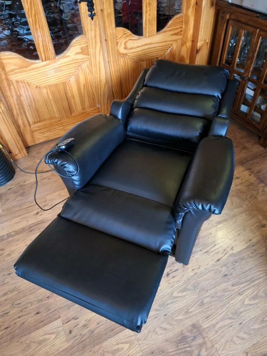 Riser recliner electric armchair - Image 4
