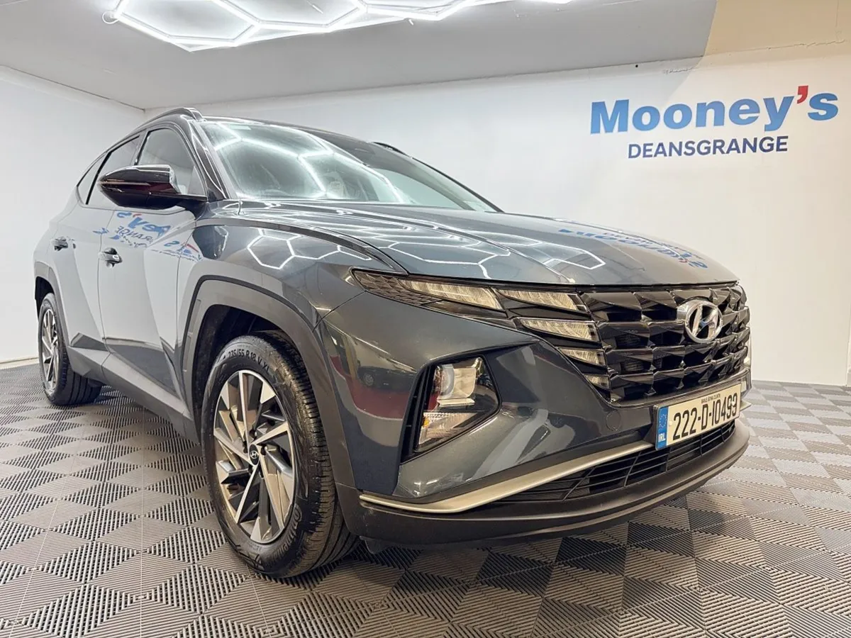 Hyundai Tucson 2WD Executive  two Tone - Image 1