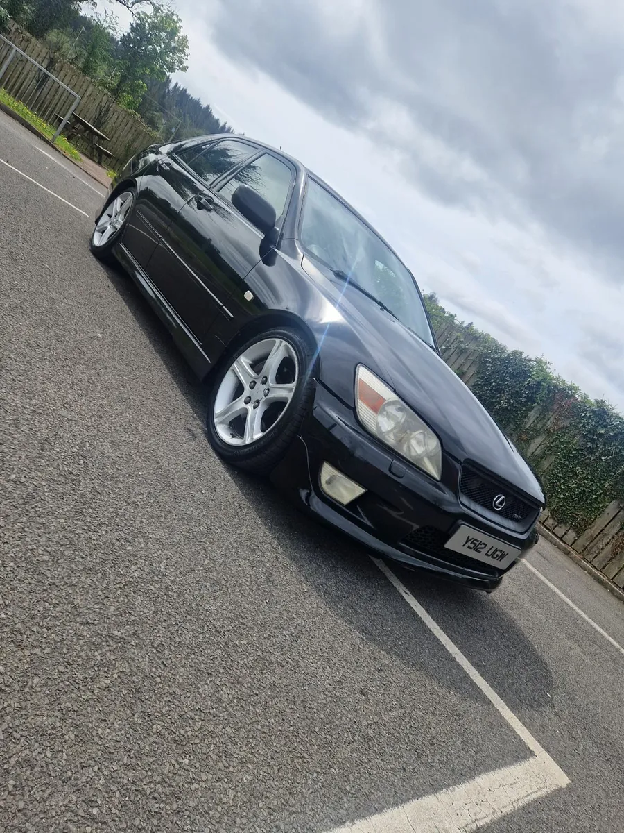 Lexus IS 2002 - Image 3