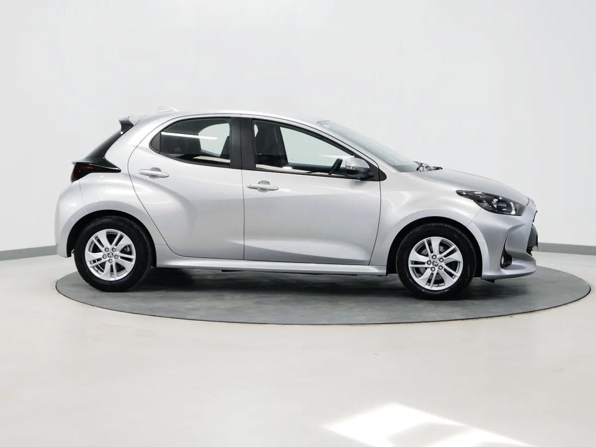 *1* 2023 Toyota Yaris 1.5 LUNA AUTO - Image 3