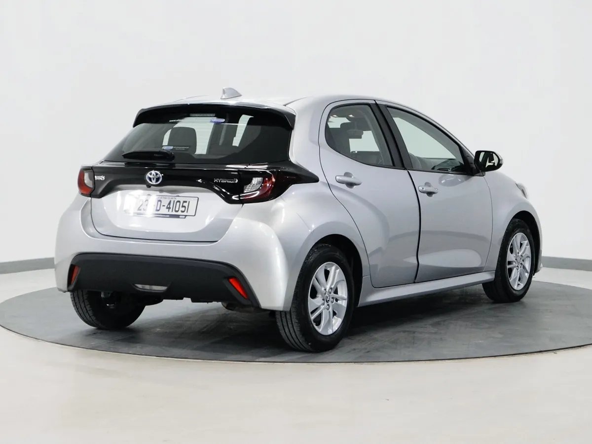 *1* 2023 Toyota Yaris 1.5 LUNA AUTO - Image 4