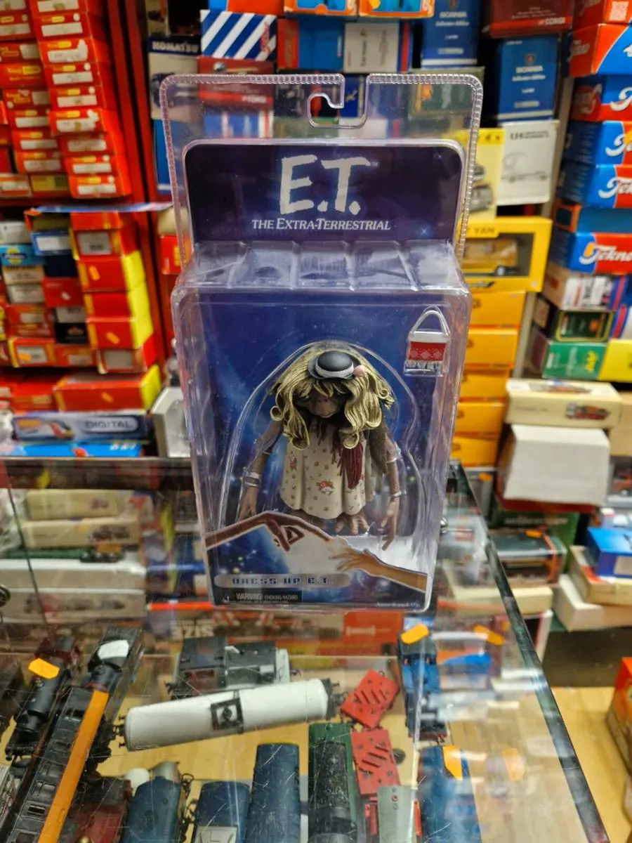 Neca ET Extra Terrestrial Figure - Image 1