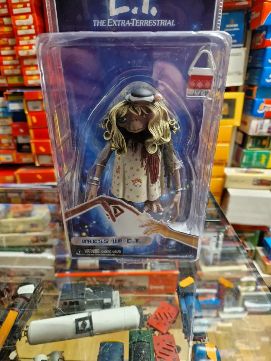 Neca ET Extra Terrestrial Figure - Image 2