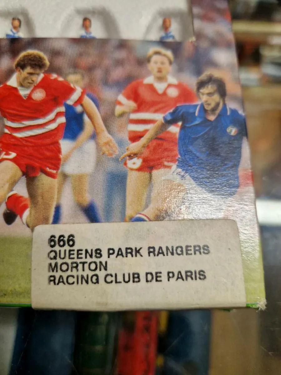 Vintage Subbuteo Football Team Queens Park Rangers - Image 2