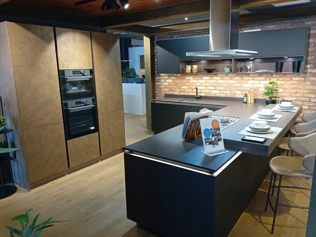 Kube Kitchen Ex Display - Image 1