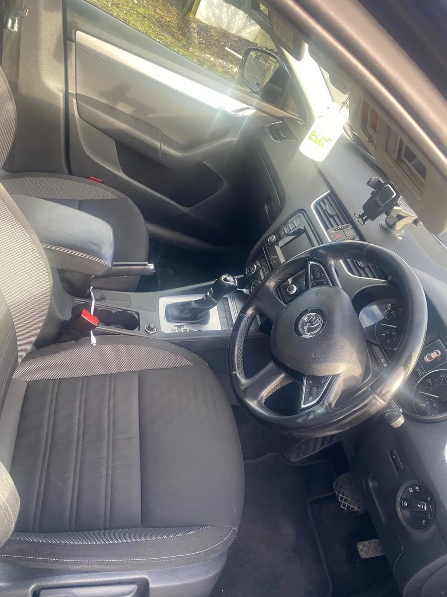 Car - Image 3