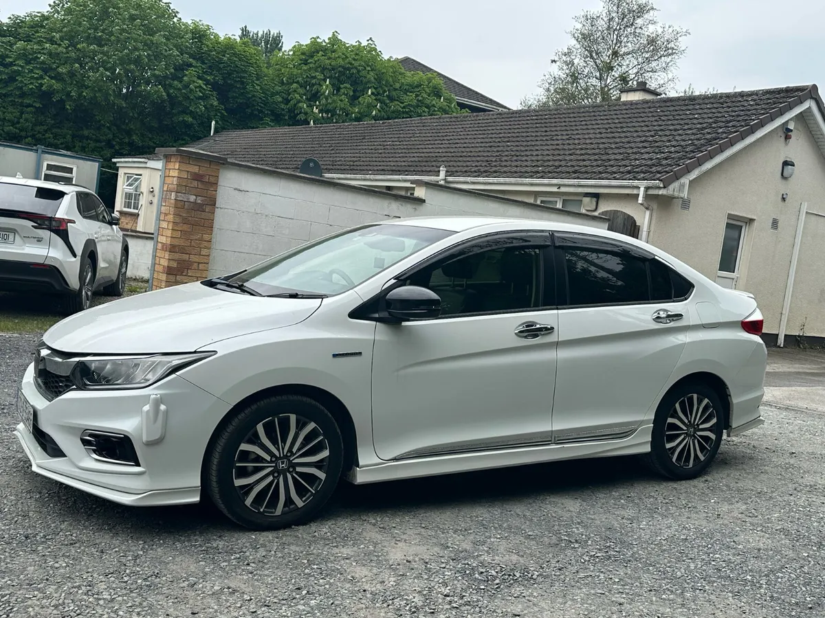 Honda Grace 2017 Exclusive Facelift Model - Image 4