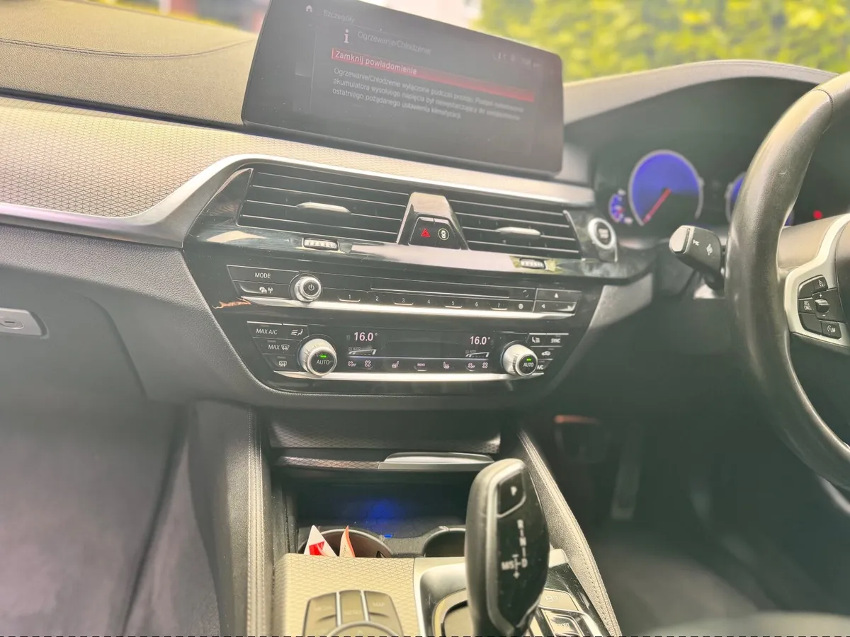 BMW 5-Series 2019 - Image 3