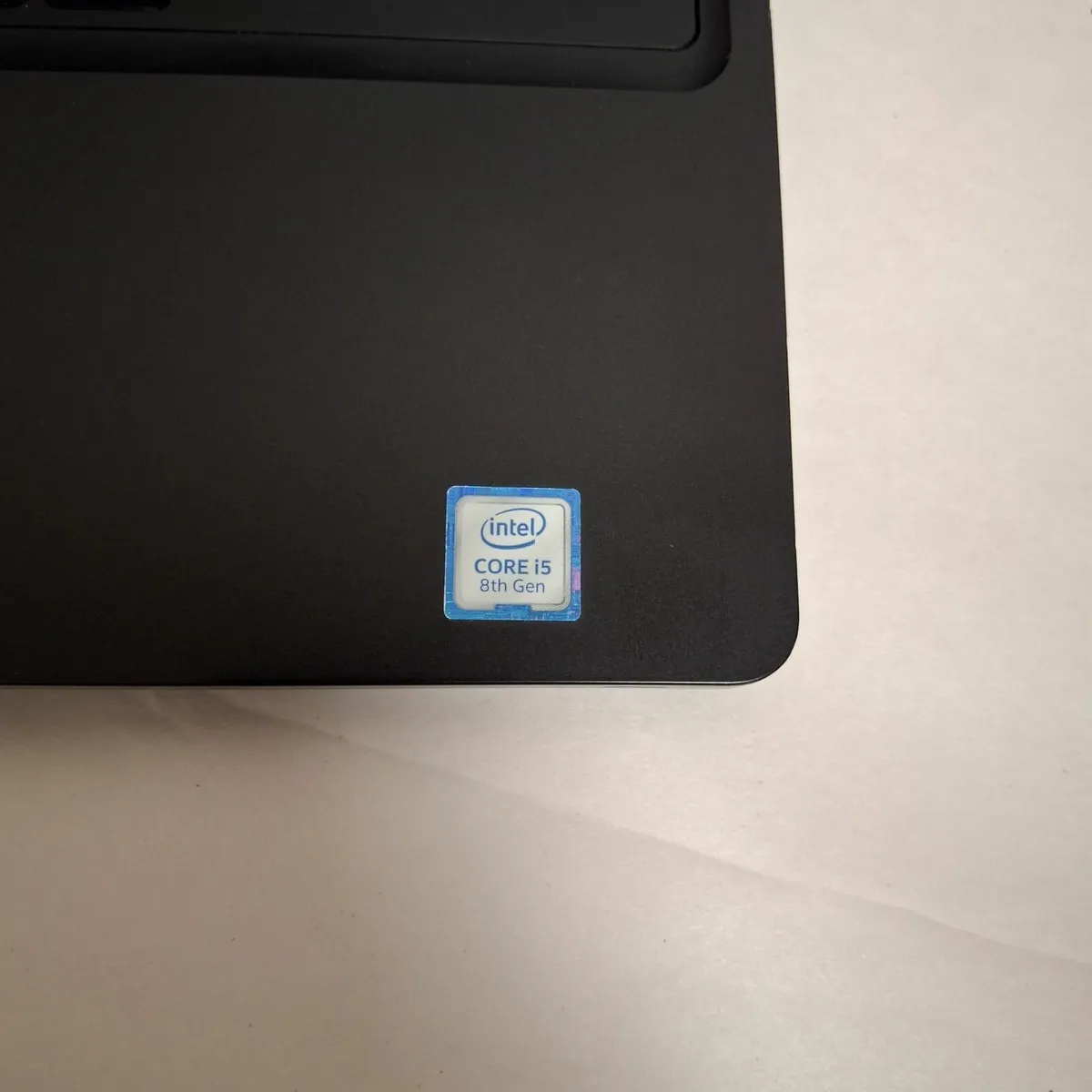 Dell Latitude 5590 i5-8250U, 16GB RAM, 256GB SSD, - Image 2