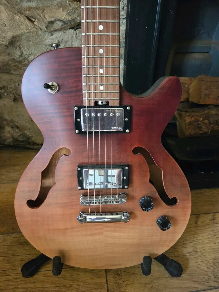 GUITAR - Image 3