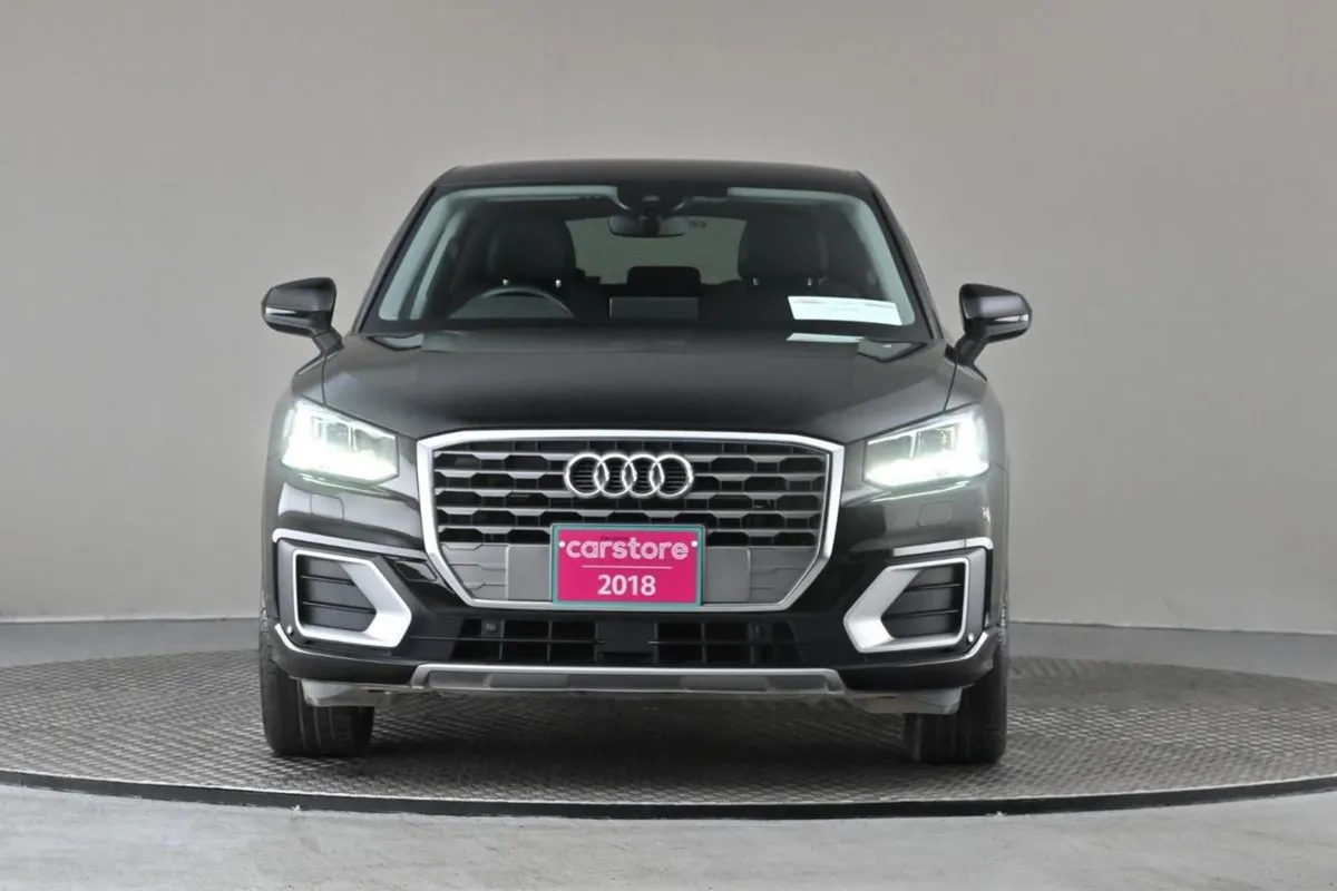 Audi Q2 1.0 Tfsi S-tronic 115BHP  reverse Cam par - Image 2