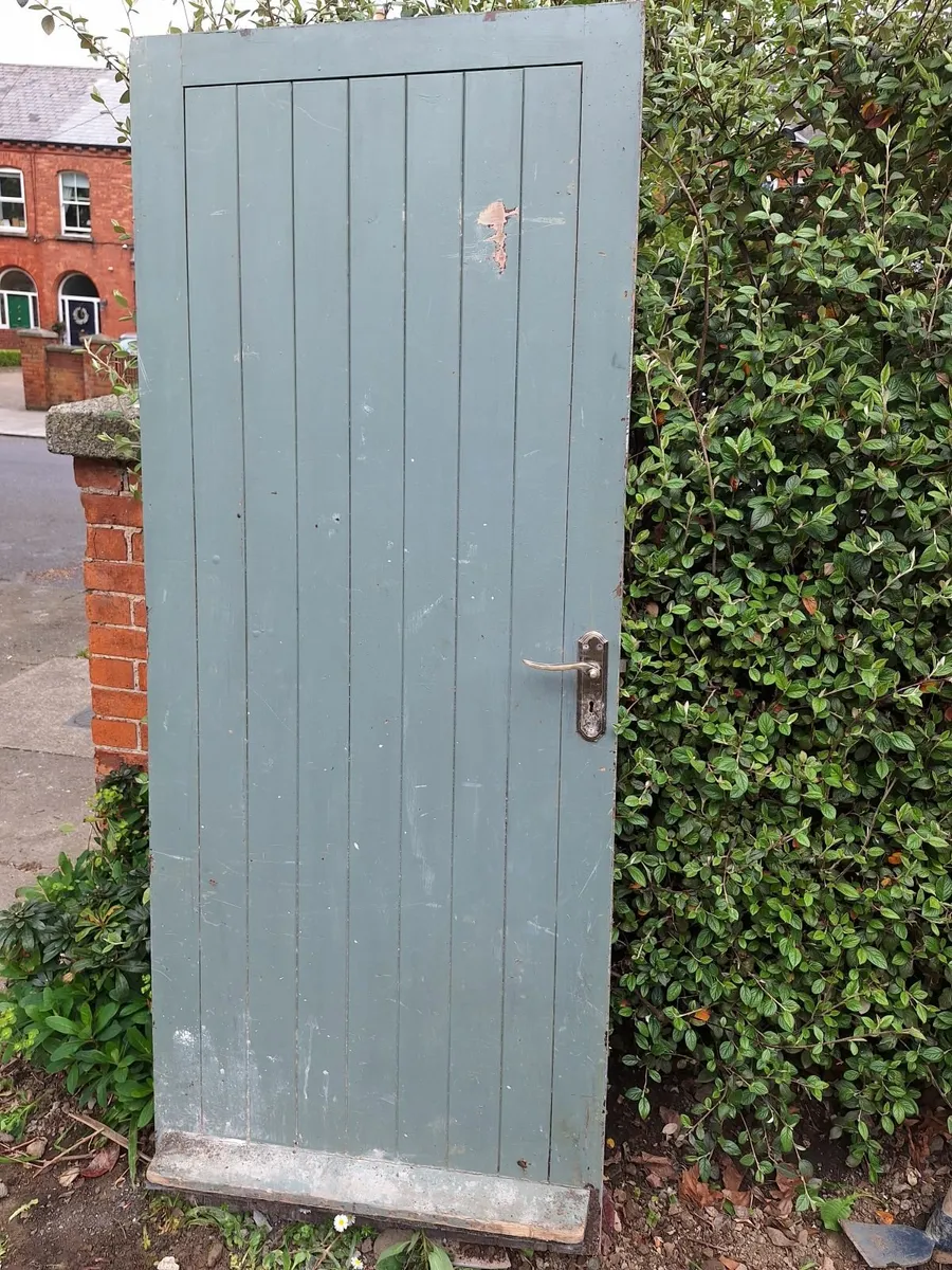 External Door for Free - Gone