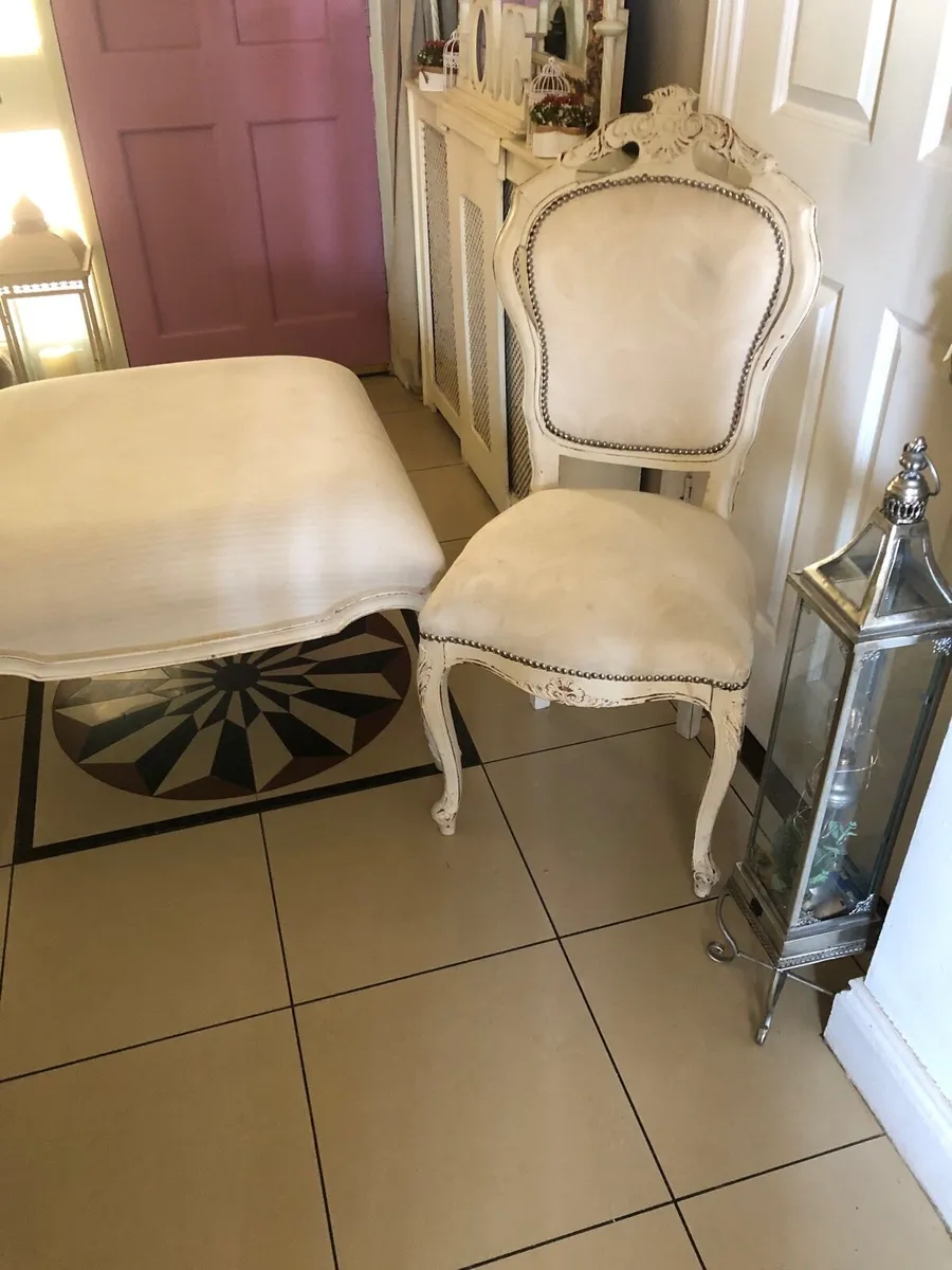 Cream ottoman with matching chair - Image 2
