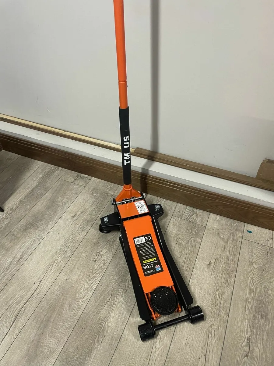 *Low Profile Floor Jack With Dual Pump - Image 4