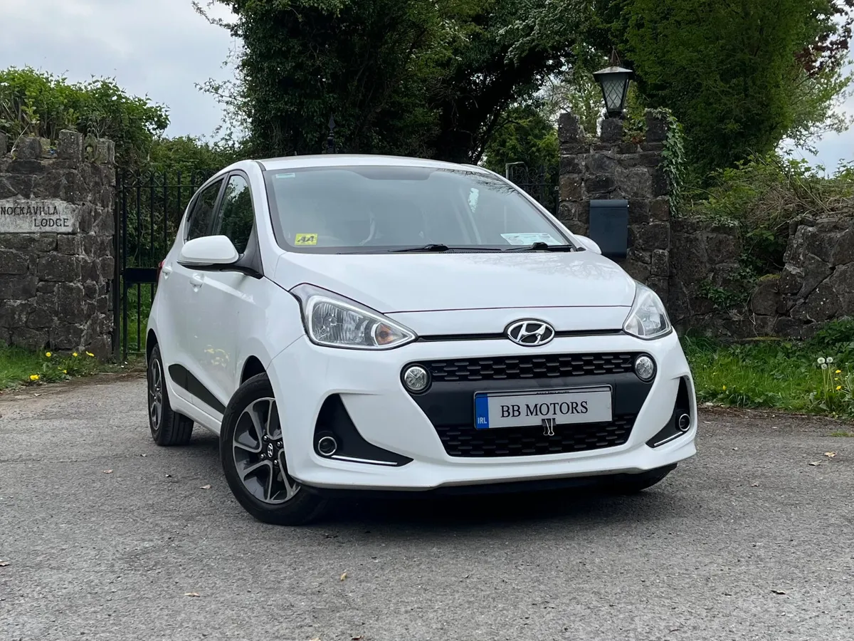 Hyundai i10 1.0 Deluxe - Image 4