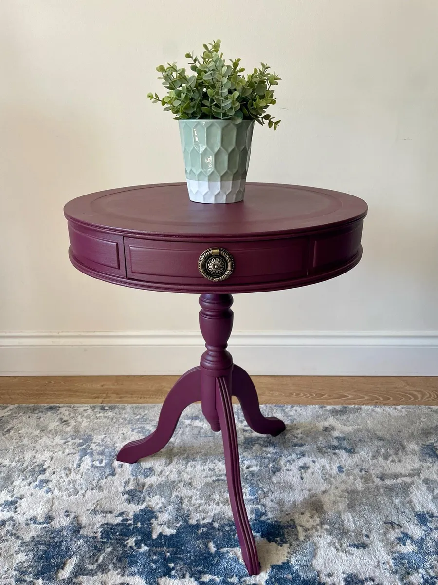 Small Round lamp table/wine table - Image 1