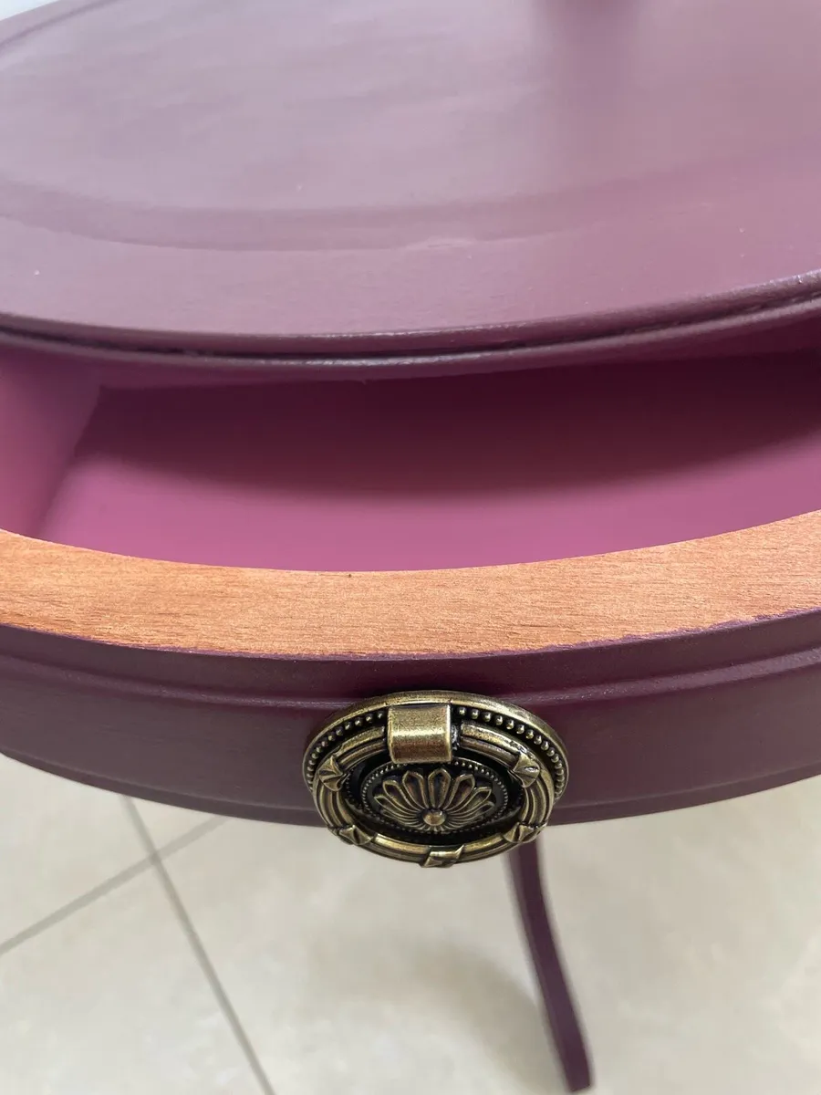 Small Round lamp table/wine table - Image 2