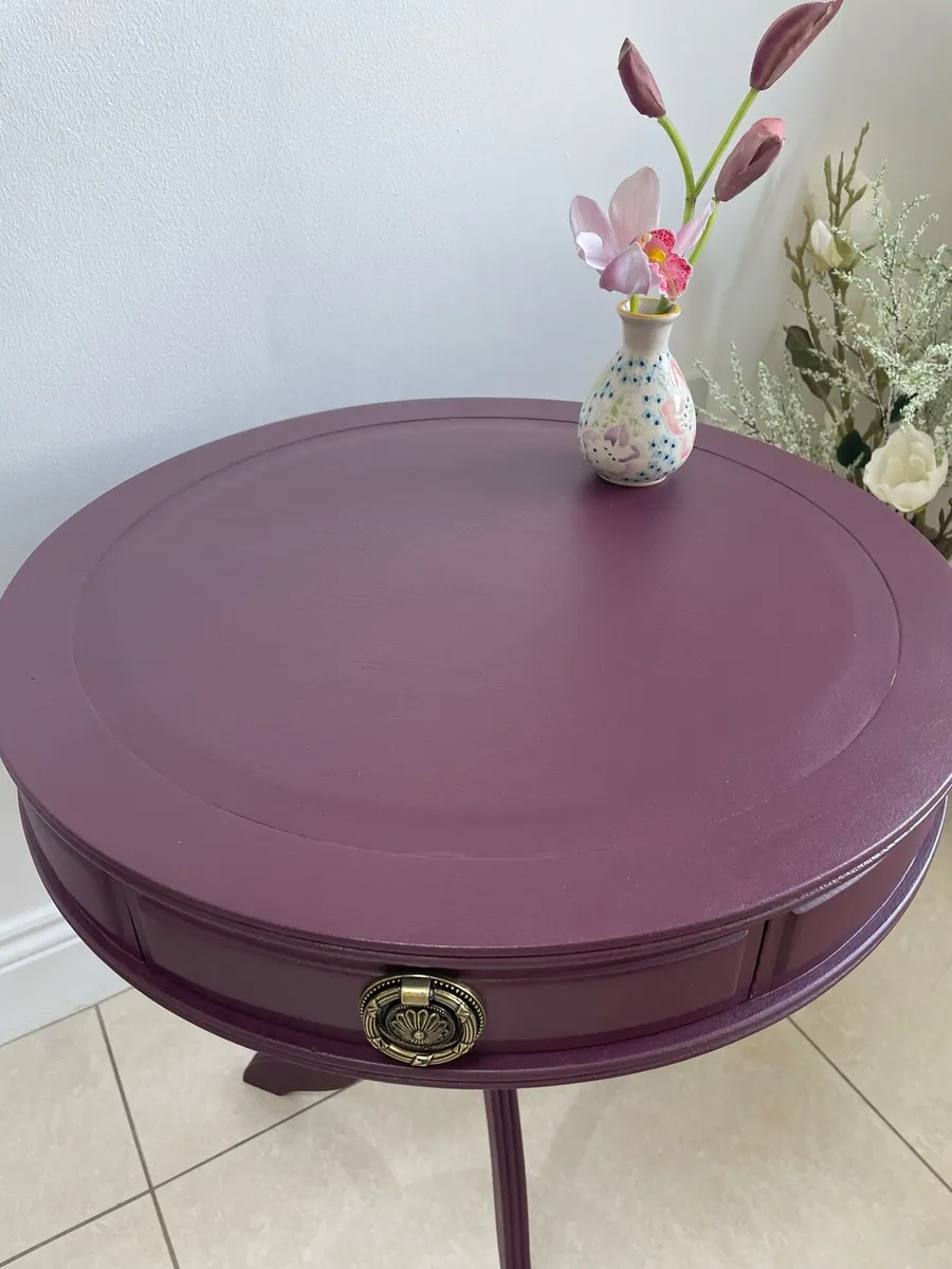 Small Round lamp table/wine table - Image 4