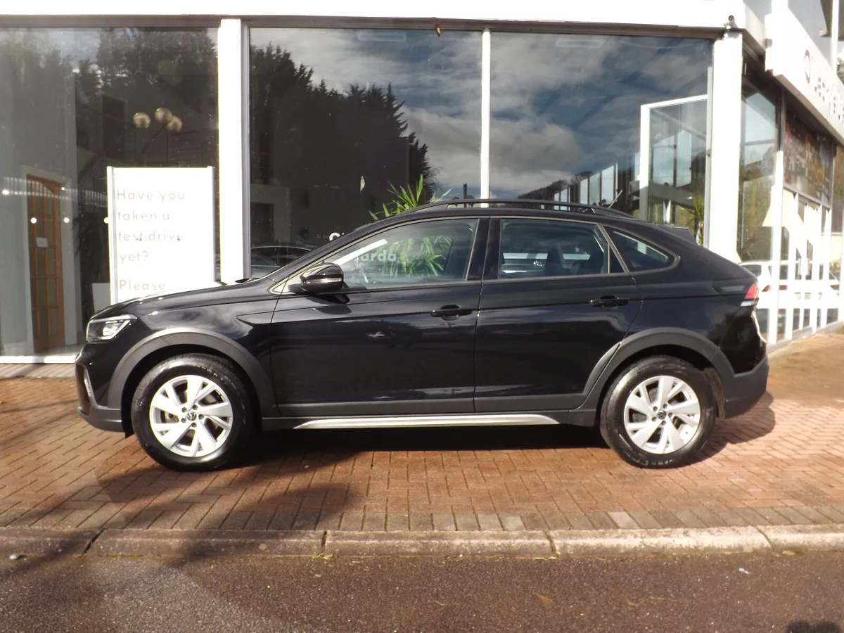 2022 Taigo 1.0 TSi Life, 2 owners, Black met, 25km - Image 4