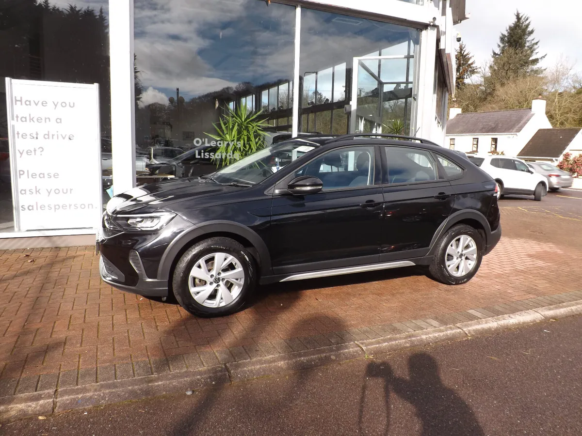 2022 Taigo 1.0 TSi Life, 2 owners, Black met, 25km - Image 2