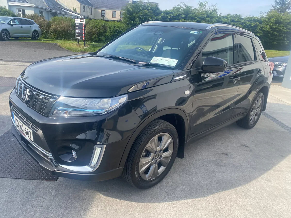 2022, Suzuki Vitara ** HYBRID**AUTO** - Image 3