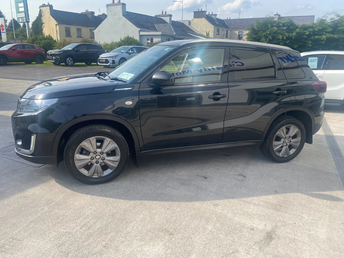 2022, Suzuki Vitara ** HYBRID**AUTO** - Image 4