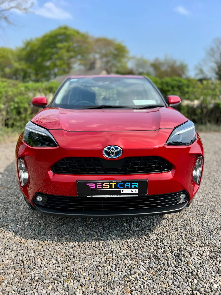 2022 Toyota Yaris Cross 1.5Hybrid CVT Luna Edition - Image 4